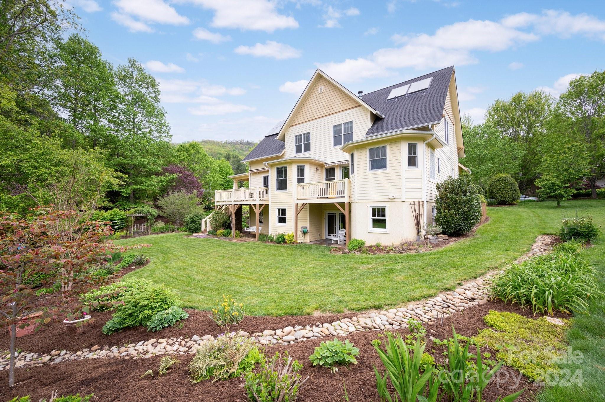 3 Applewood Drive Asheville NC 28805