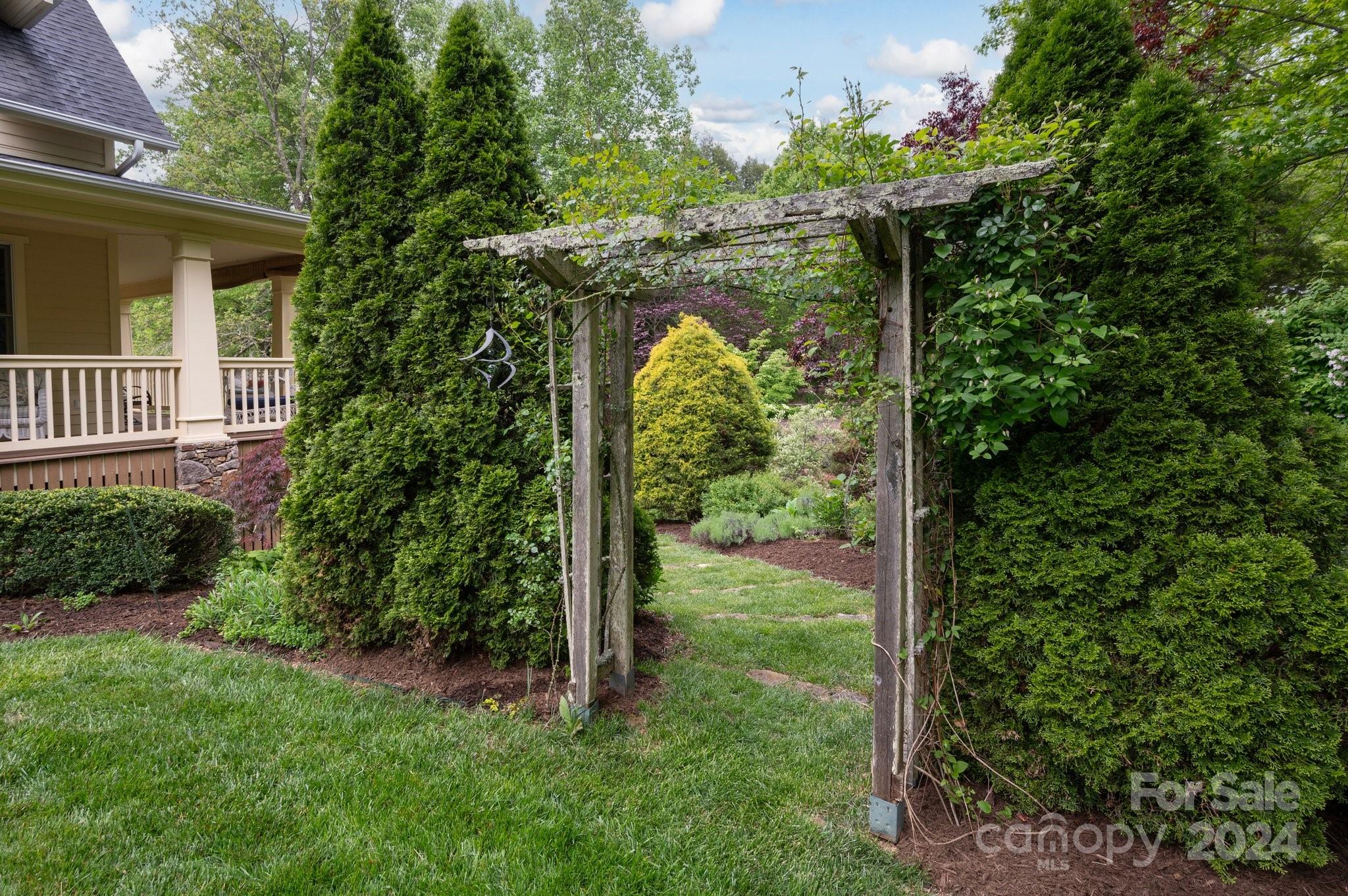 3 Applewood Drive Asheville NC 28805