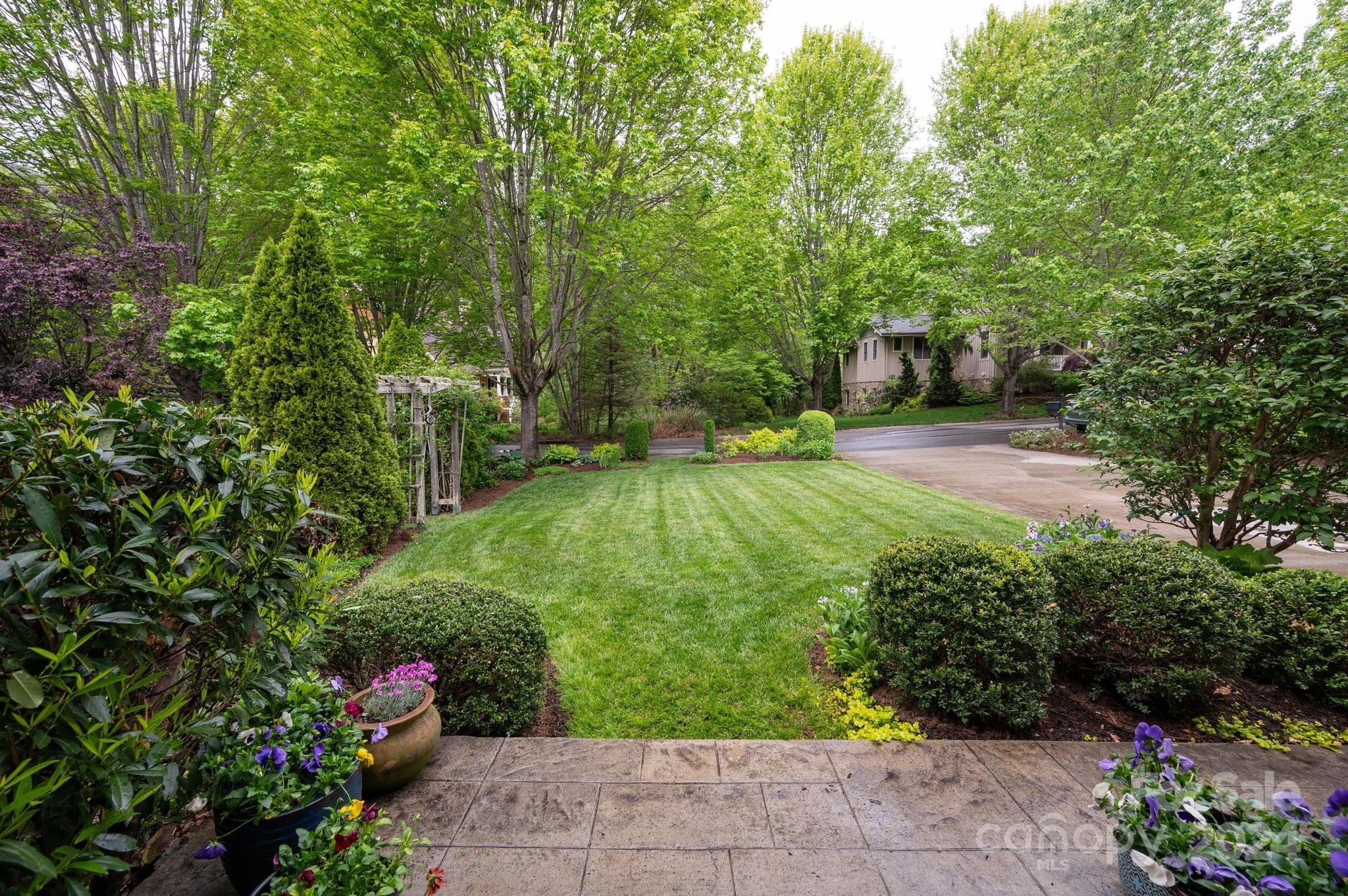 3 Applewood Drive Asheville NC 28805