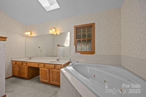 17 Laurel Trail Asheville NC 28803