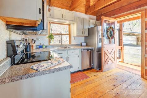 130 Flat Top Mountain Road Fairview NC 28730