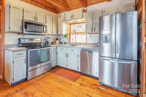 130 Flat Top Mountain Road Fairview NC 28730