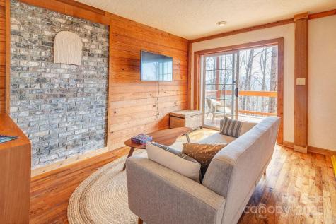 130 Flat Top Mountain Road Fairview NC 28730