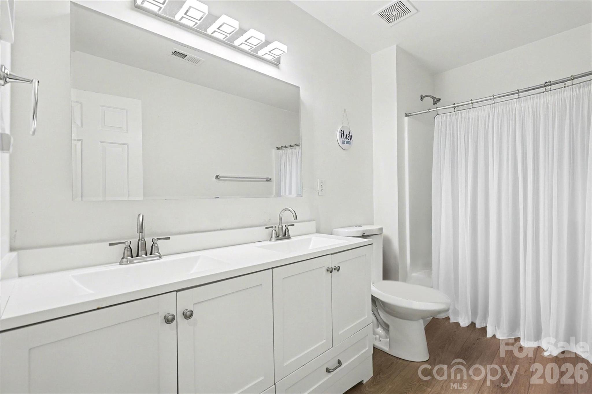 4132 Meadowview Hills Drive Charlotte NC 28269