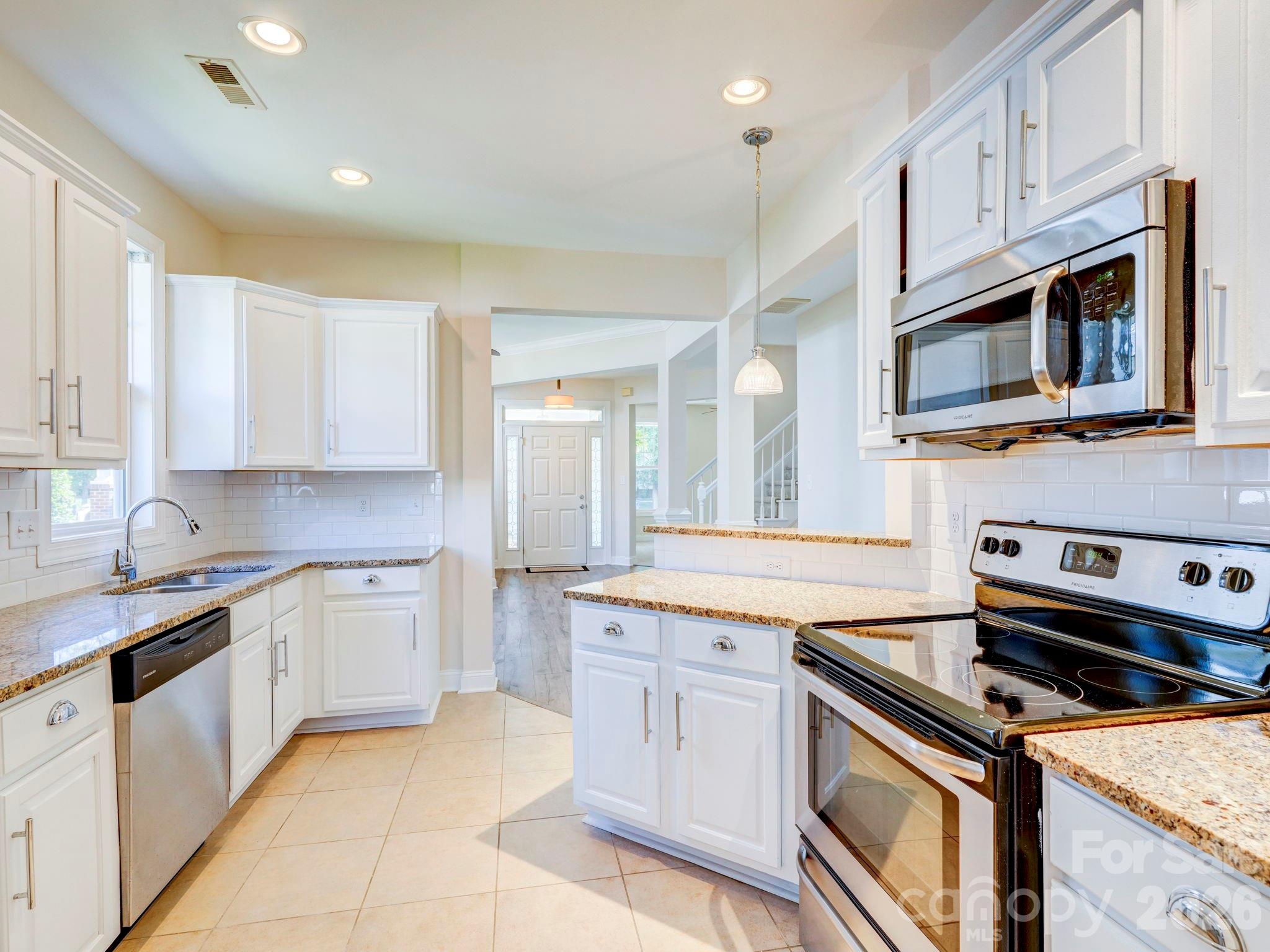2025 Gable Way Lane Matthews NC 28104