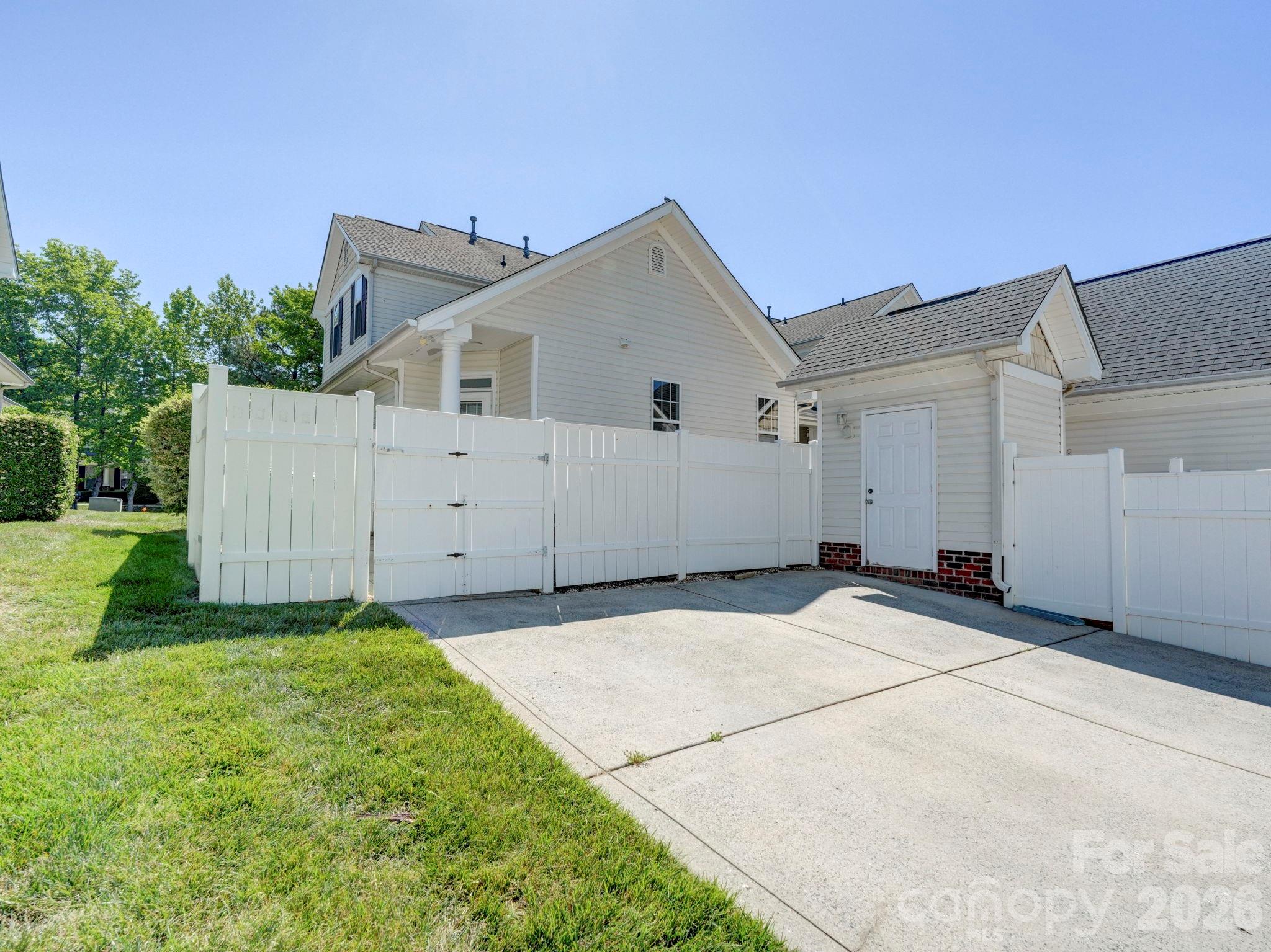 2025 Gable Way Lane Matthews NC 28104