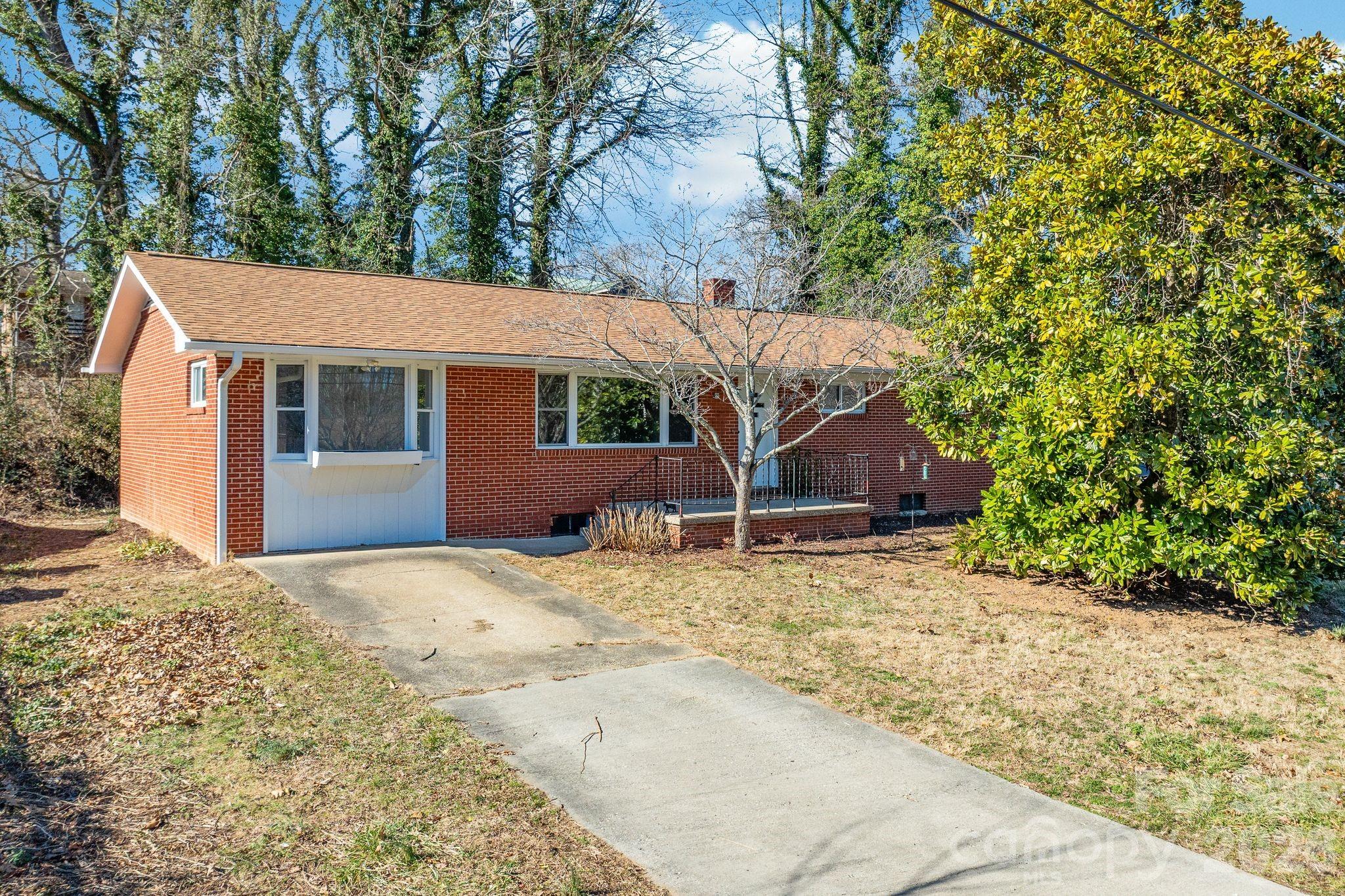 19 Browndale Road Asheville NC 28805