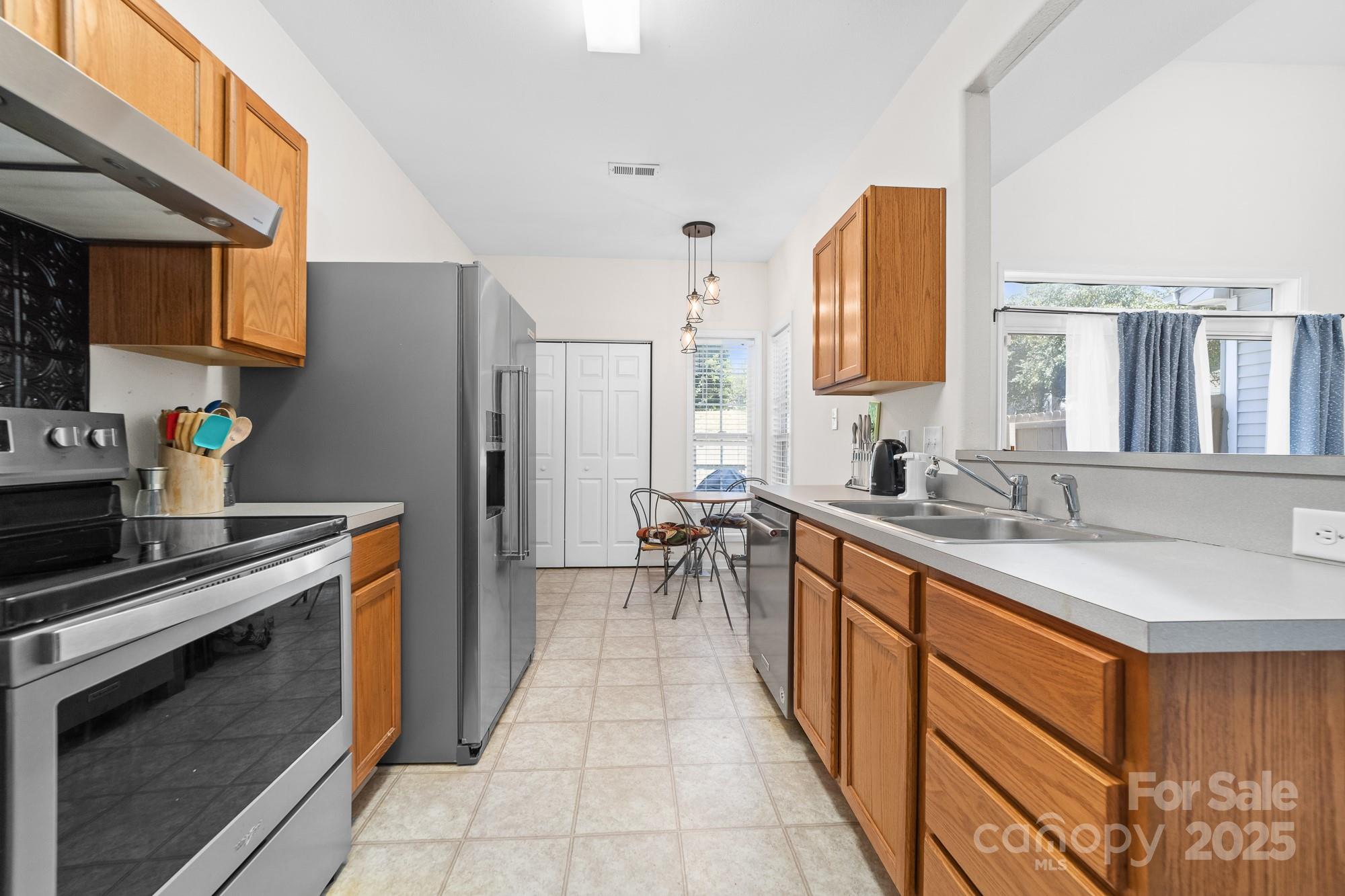 4313 Eaves Lane Charlotte NC 28215