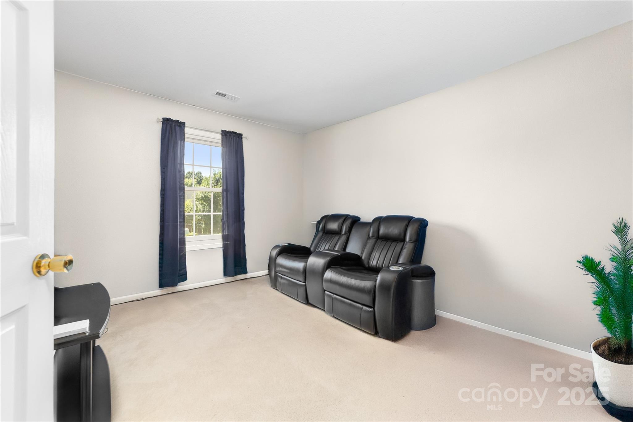 4313 Eaves Lane Charlotte NC 28215