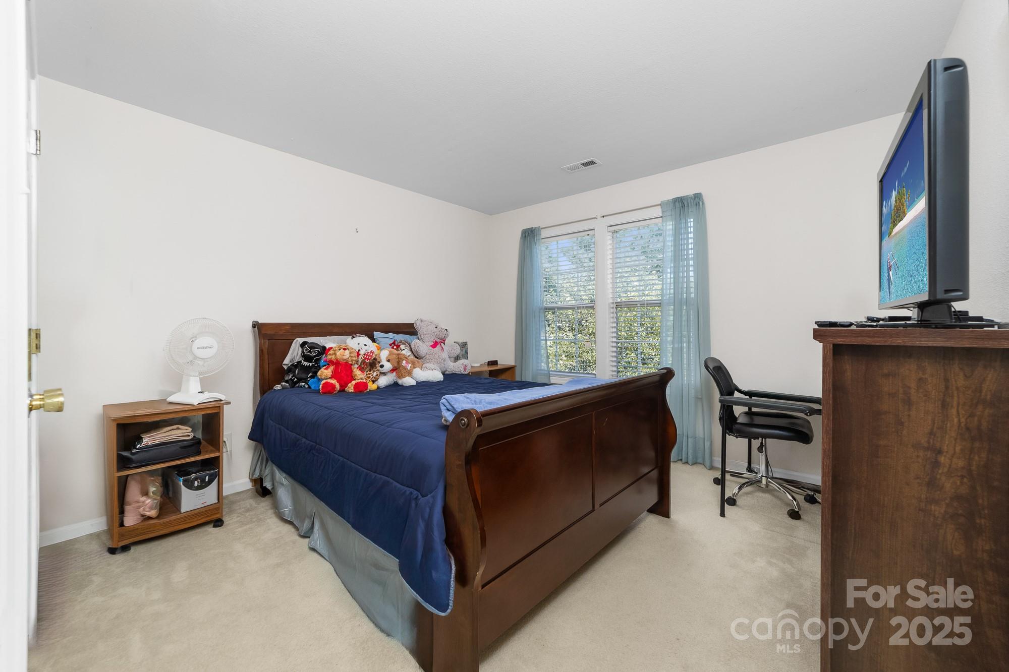 4313 Eaves Lane Charlotte NC 28215