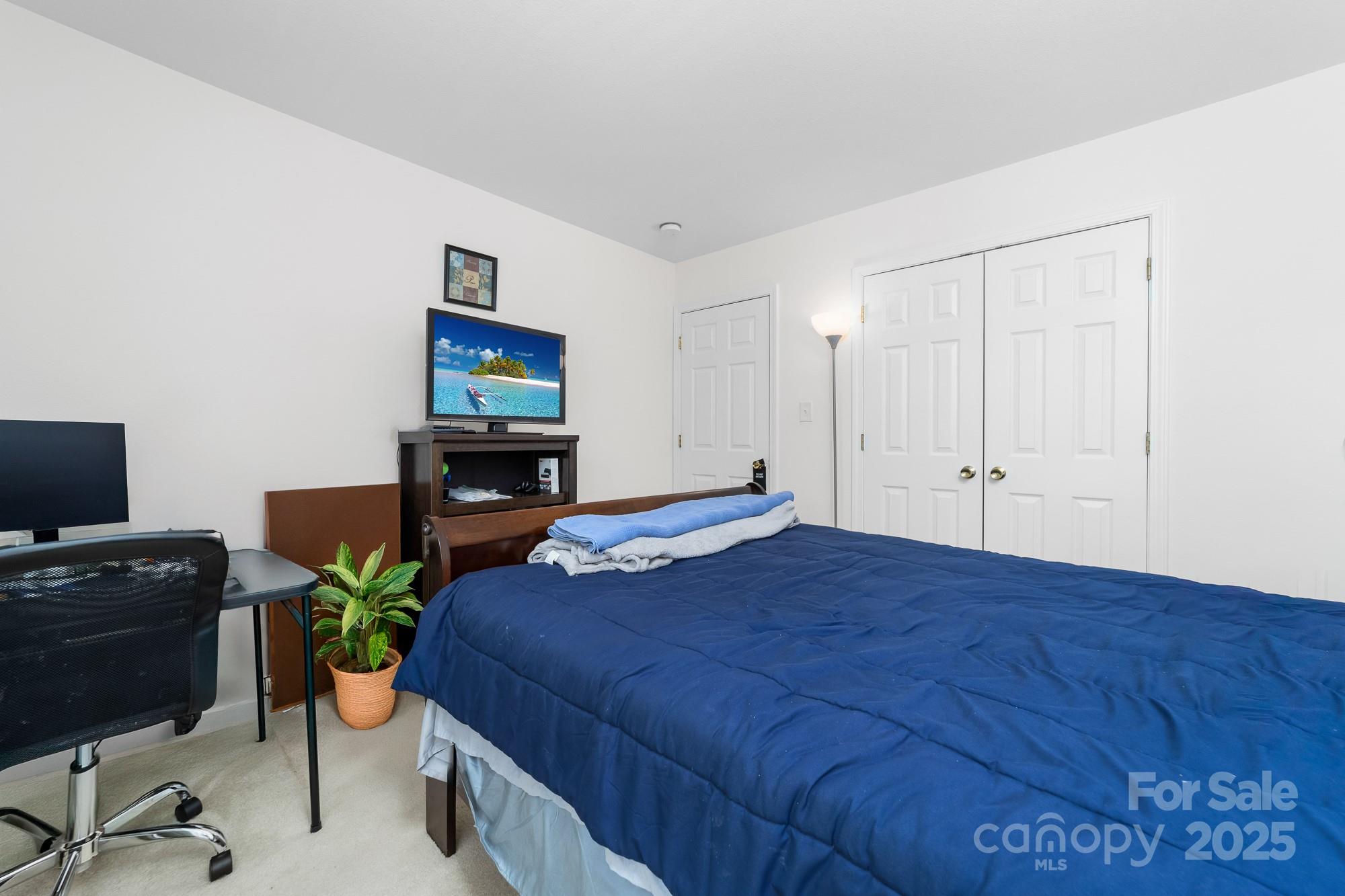 4313 Eaves Lane Charlotte NC 28215