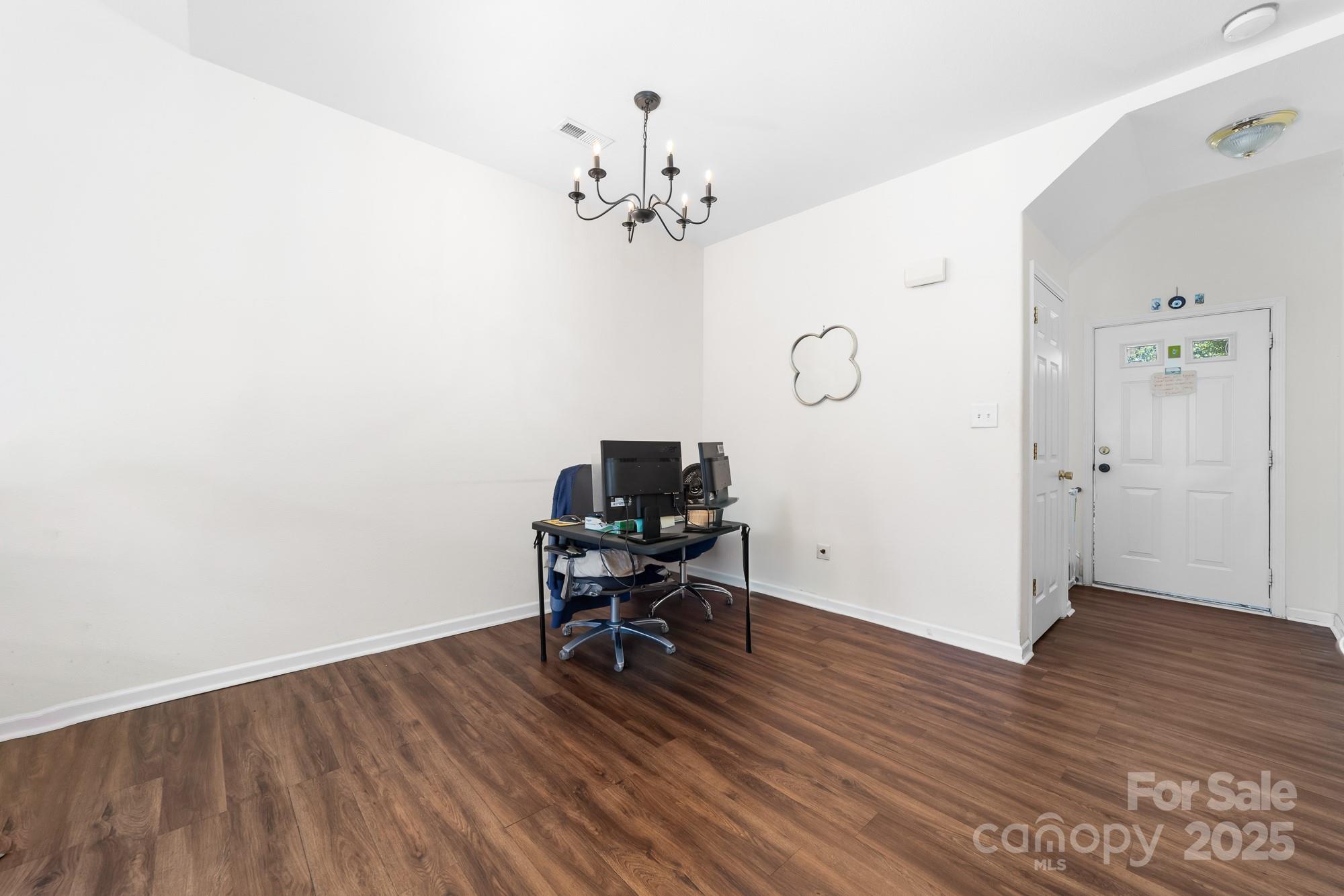 4313 Eaves Lane Charlotte NC 28215