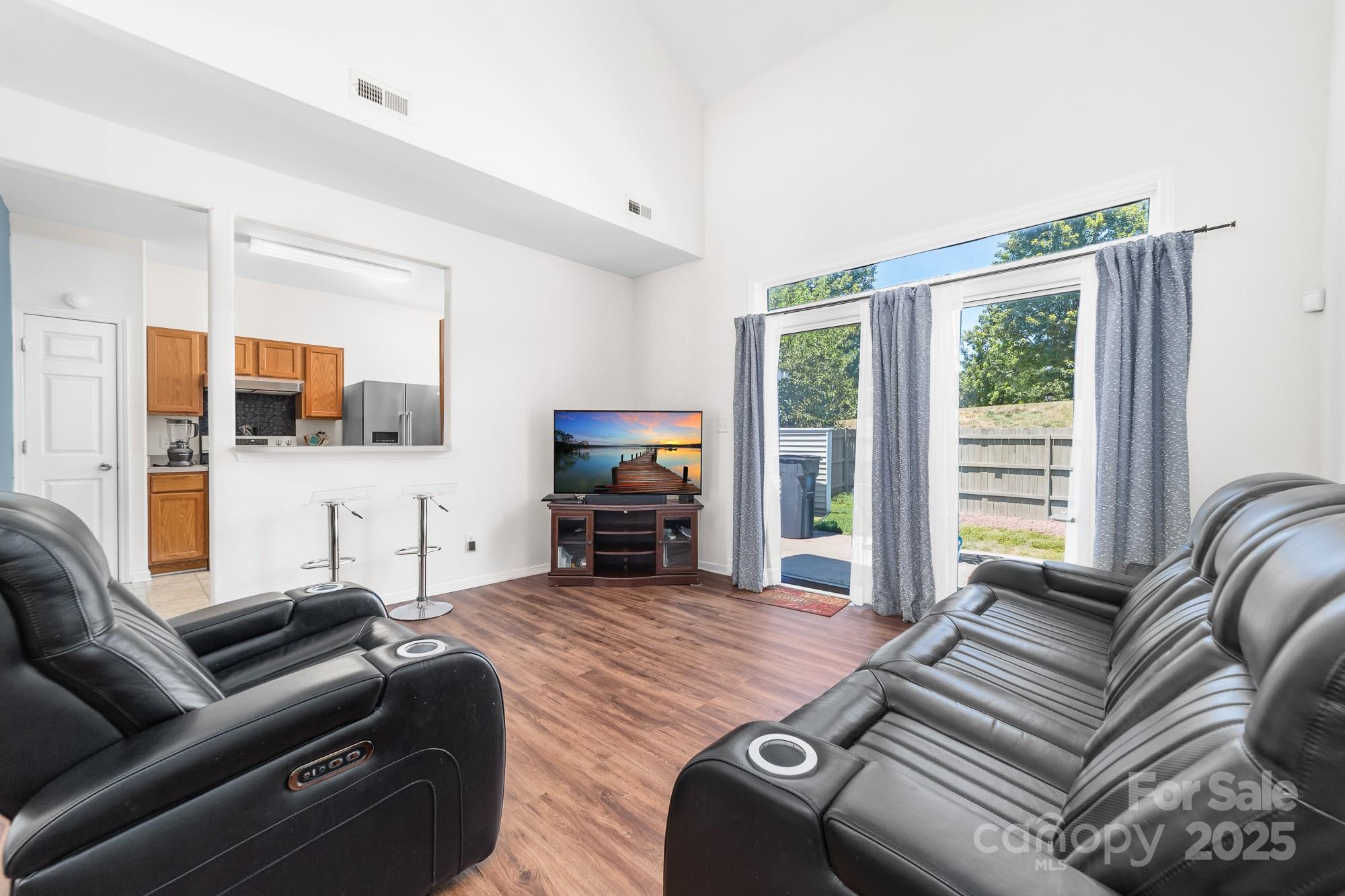 4313 Eaves Lane Charlotte NC 28215