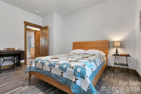 70 Unvdatlvi Court Brevard NC 28712