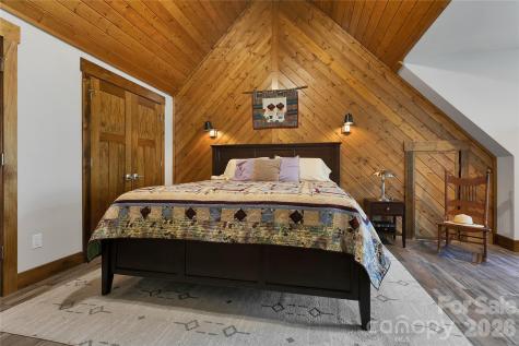 70 Unvdatlvi Court Brevard NC 28712
