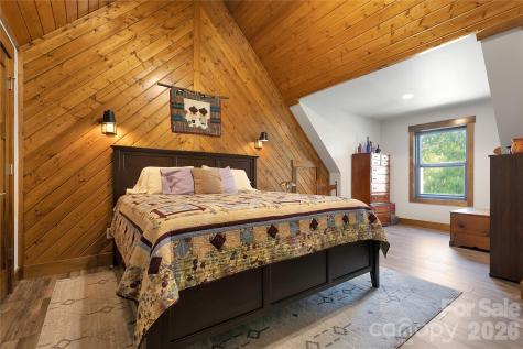 70 Unvdatlvi Court Brevard NC 28712