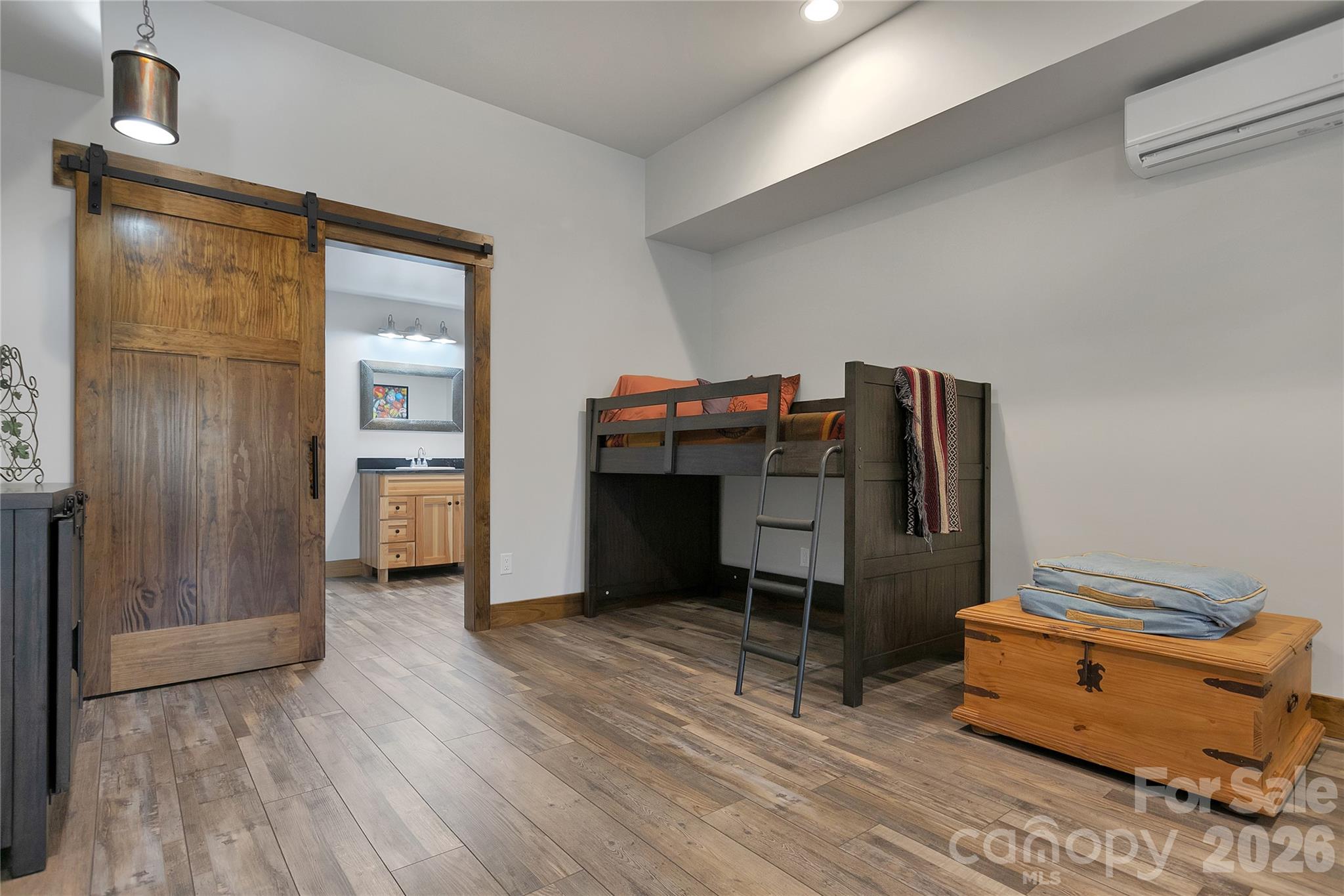 70 Unvdatlvi Court Brevard NC 28712