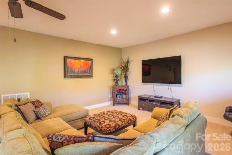83 Allspice Court Tuckasegee NC 28783