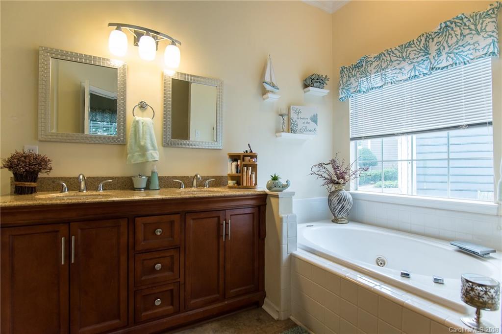 6613 Charter Hills Road Charlotte NC 28277
