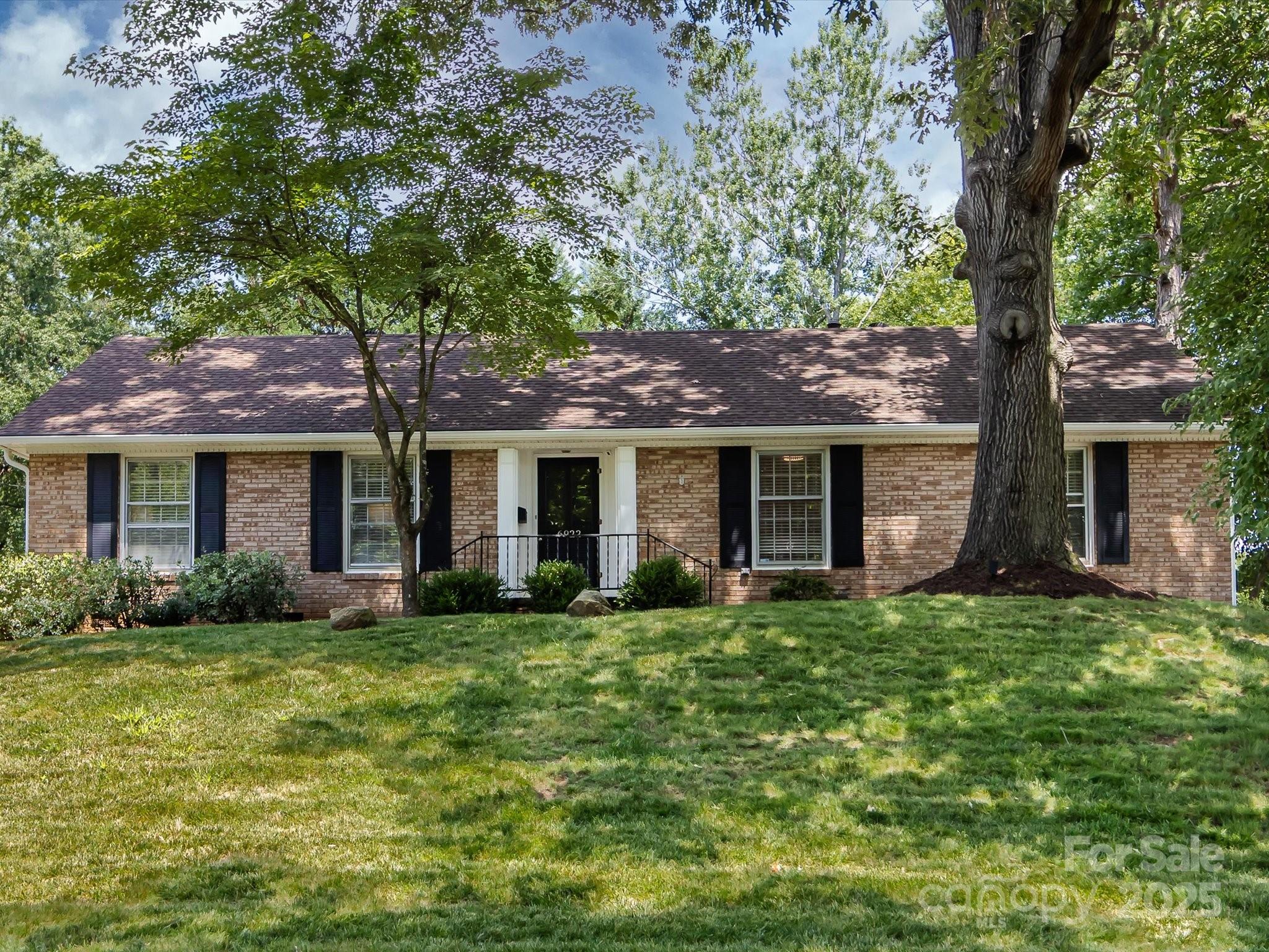 6922 Woodstock Drive Charlotte NC 28210