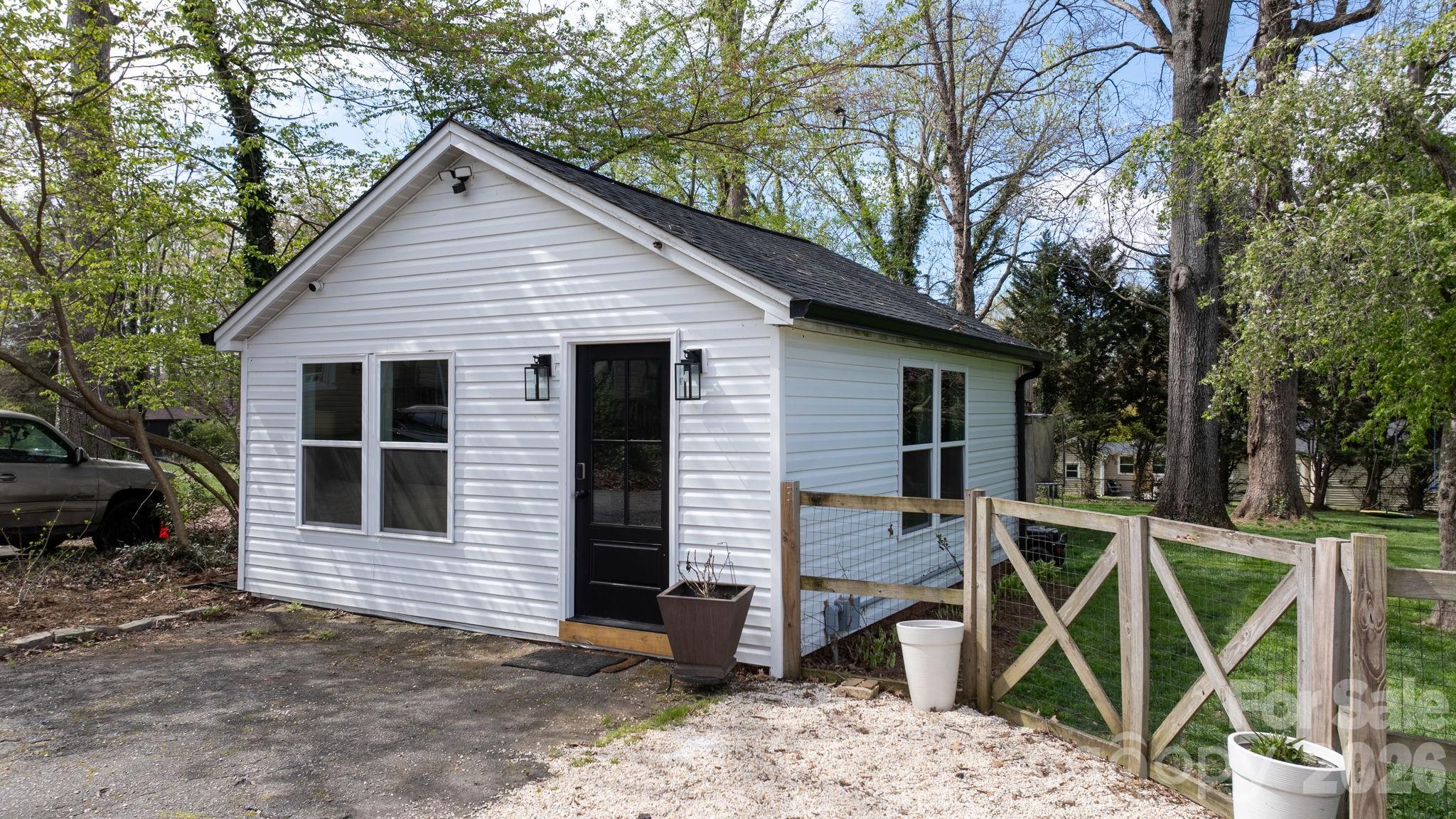 95 18th Avenue NW Hickory NC 28601