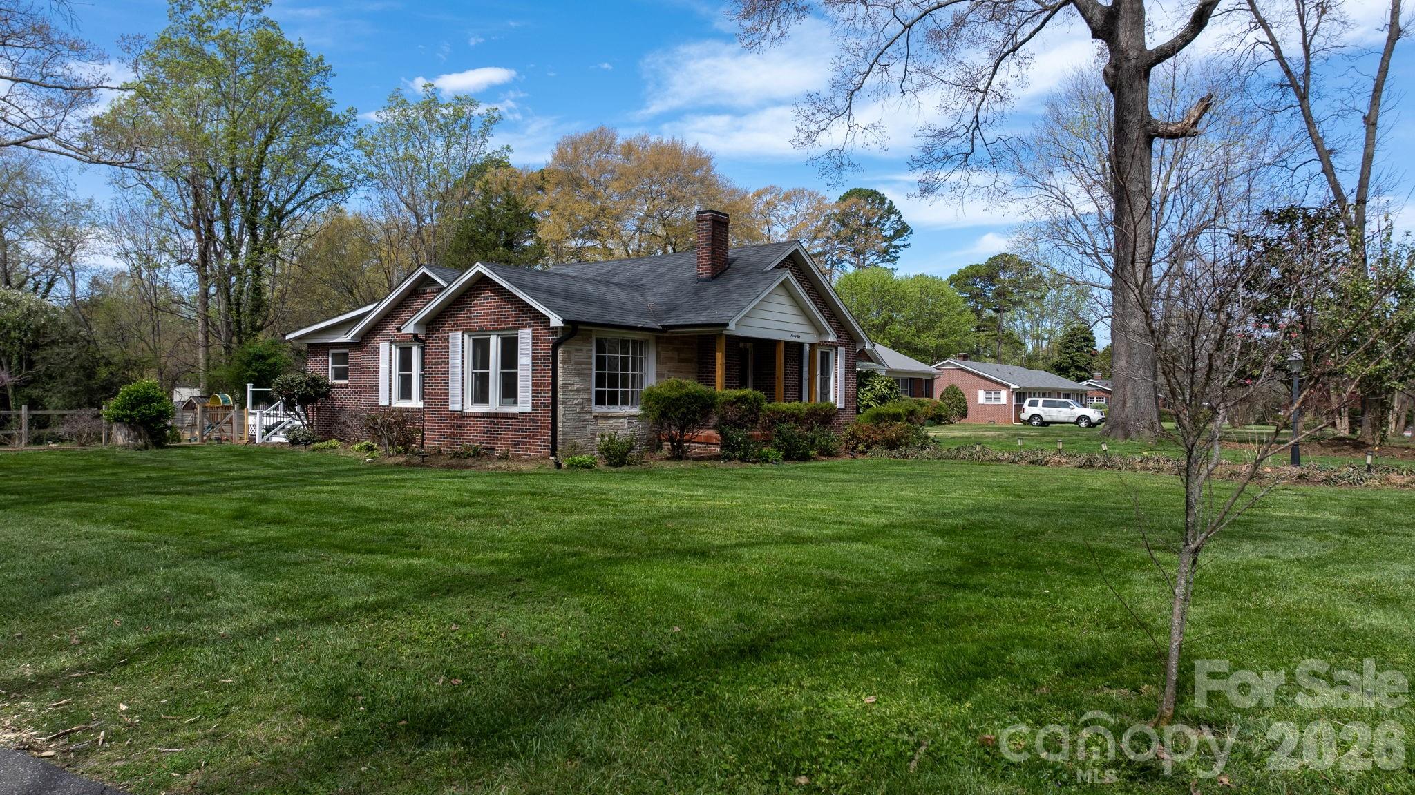 95 18th Avenue NW Hickory NC 28601