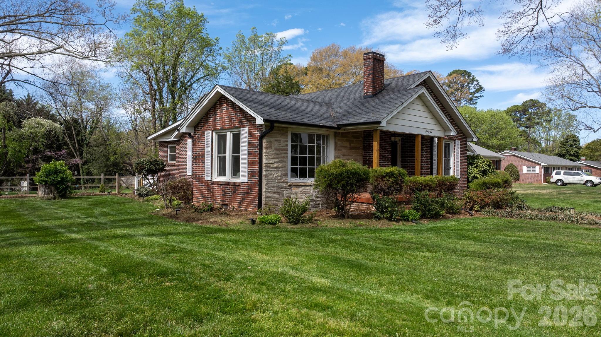 95 18th Avenue NW Hickory NC 28601