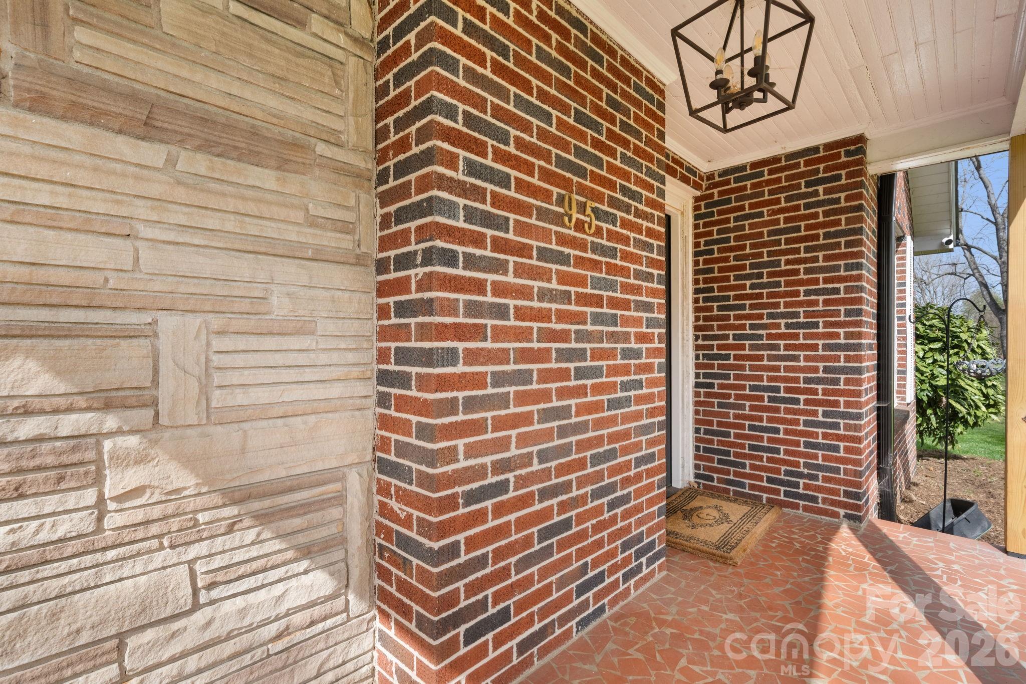 95 18th Avenue NW Hickory NC 28601