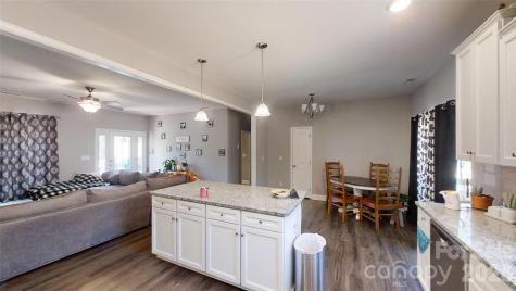 19 Higgins Road Weaverville NC 28787