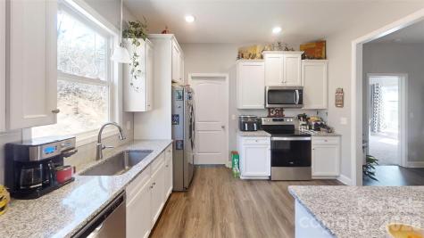 19 Higgins Road Weaverville NC 28787