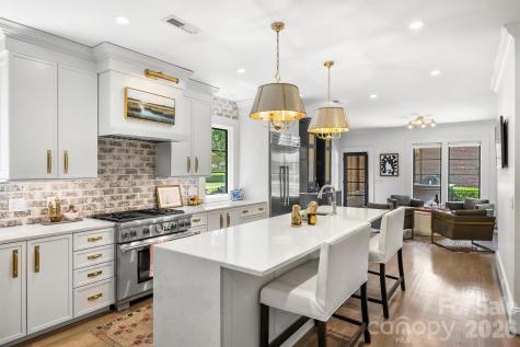 3610 Sharon Road Charlotte NC 28211