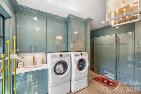 3610 Sharon Road Charlotte NC 28211