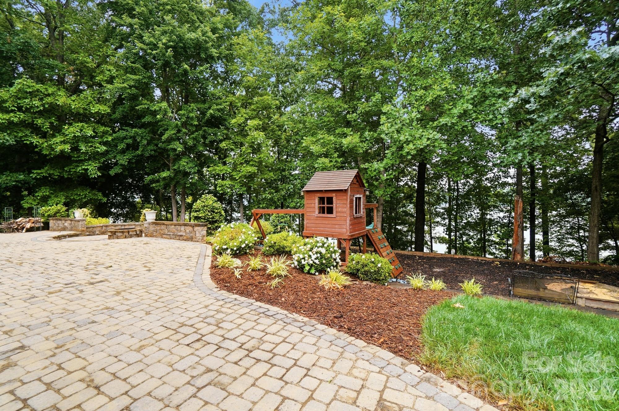 221 Whiterock Drive Mount Holly NC 28120
