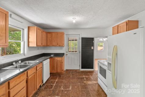 412 Trammell Avenue Canton NC 28716