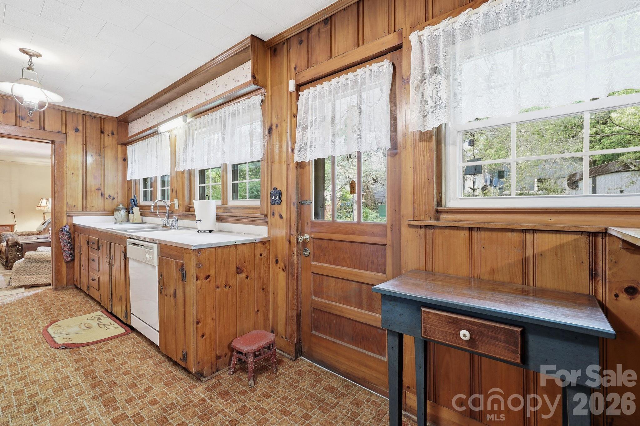 215 Old Us 70 Highway E Black Mountain NC 28711