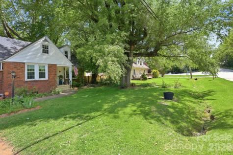 215 Old Us 70 Highway E Black Mountain NC 28711