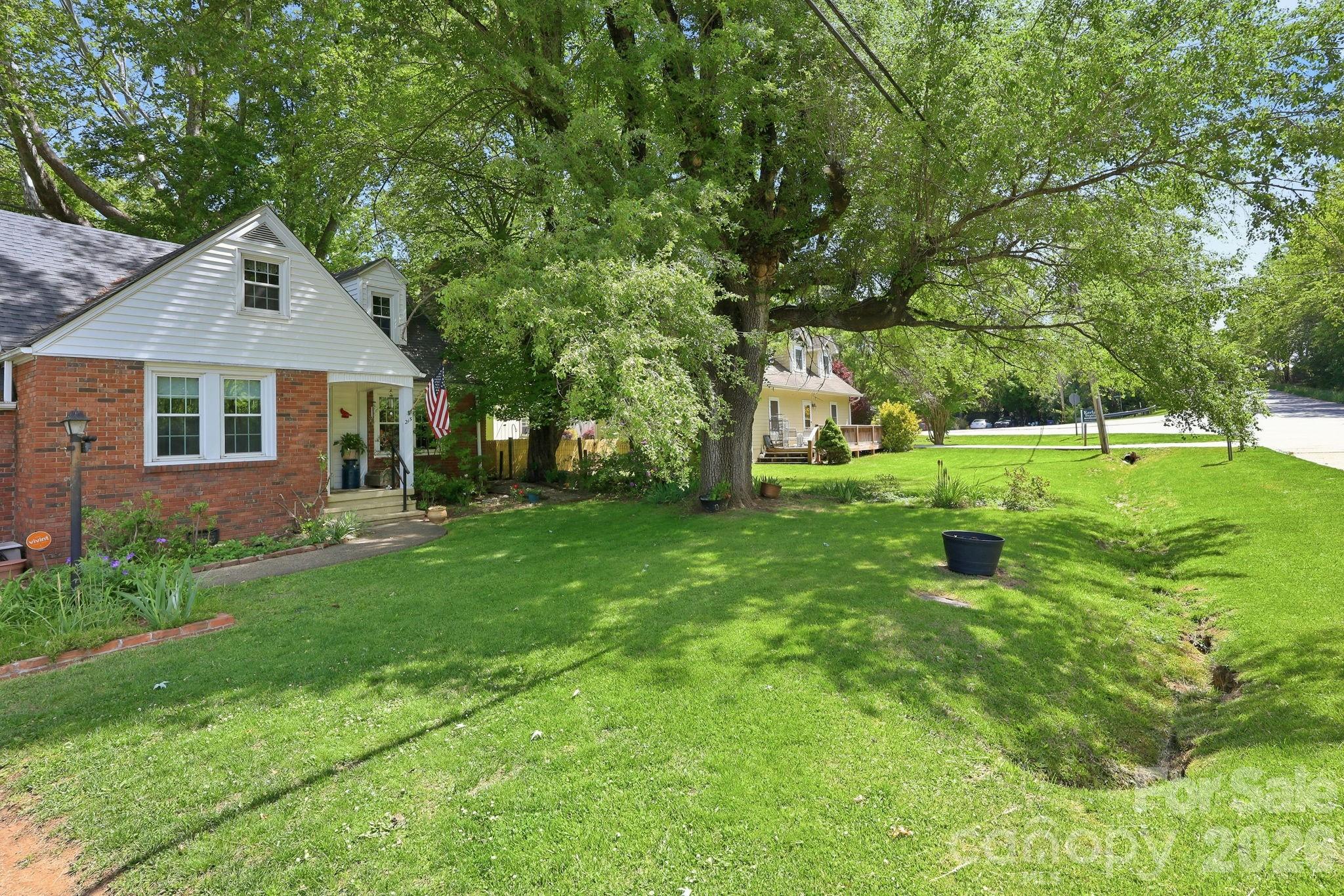 215 Old Us 70 Highway E Black Mountain NC 28711