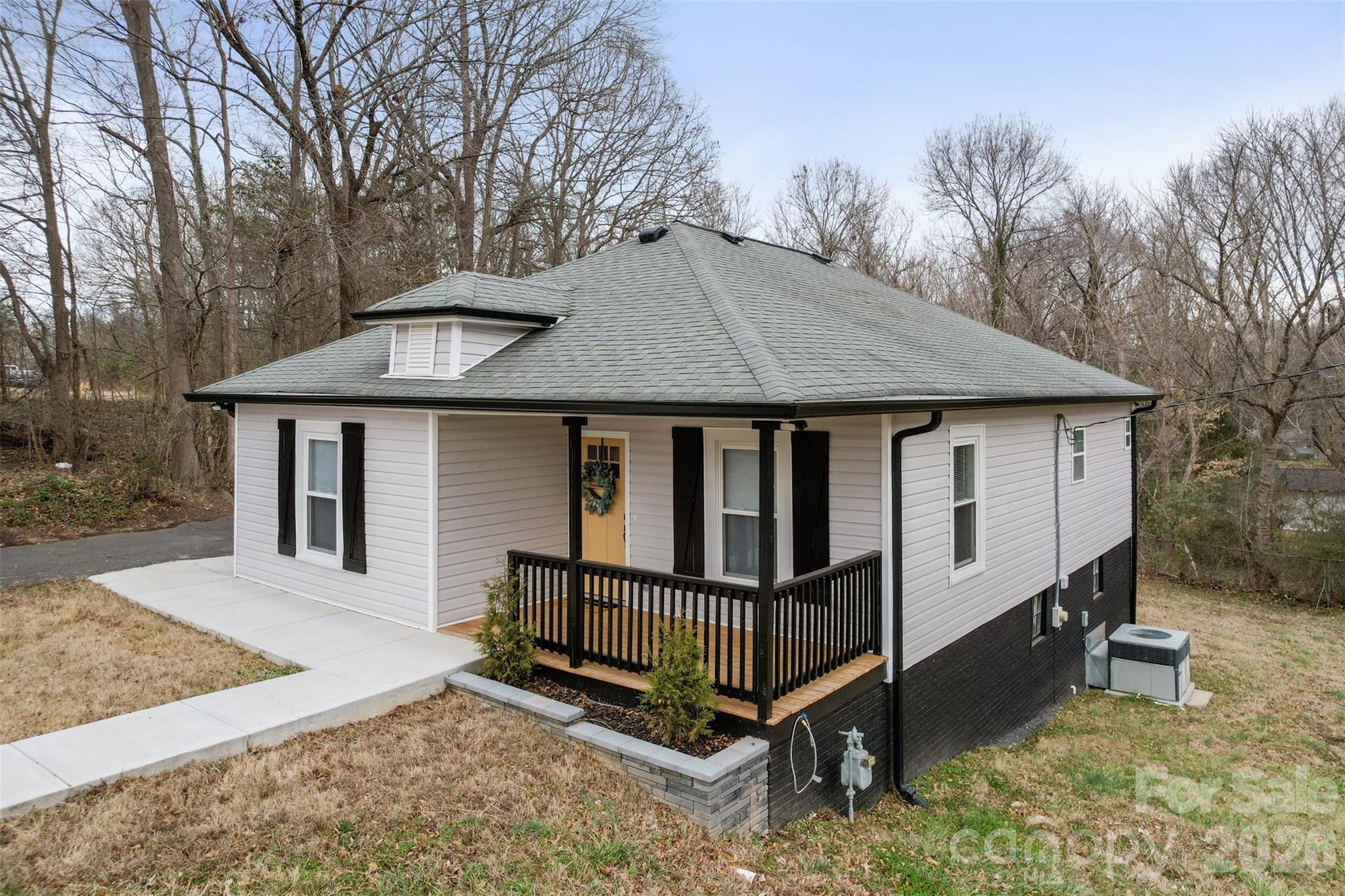 305 E Henry Street Belmont NC 28012