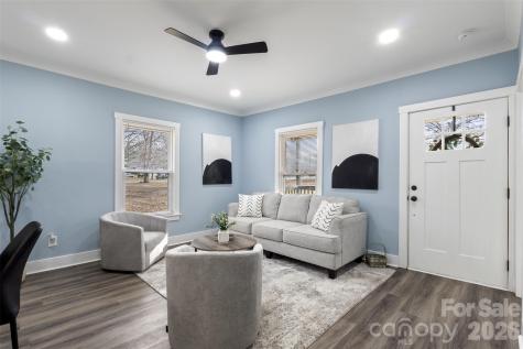 305 E Henry Street Belmont NC 28012