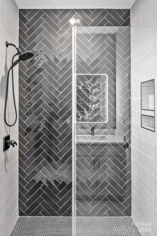 80 Upper Moffitt Road Asheville NC 28805