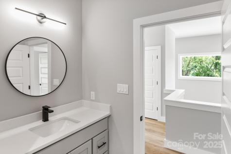 80 Upper Moffitt Road Asheville NC 28805