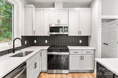 80 Upper Moffitt Road Asheville NC 28805