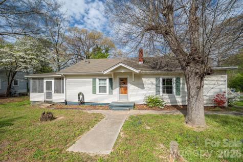 111 E Carlton Street Dallas NC 28034