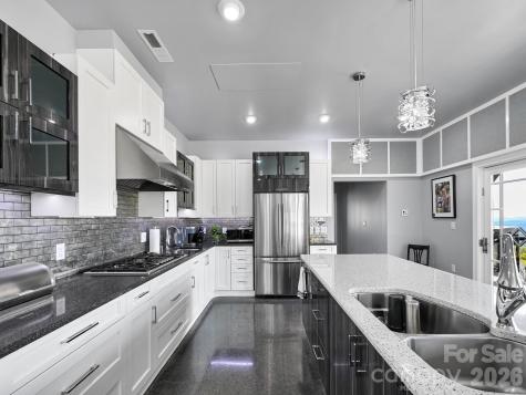 161 Birchwood Drive Hendersonville NC 28739