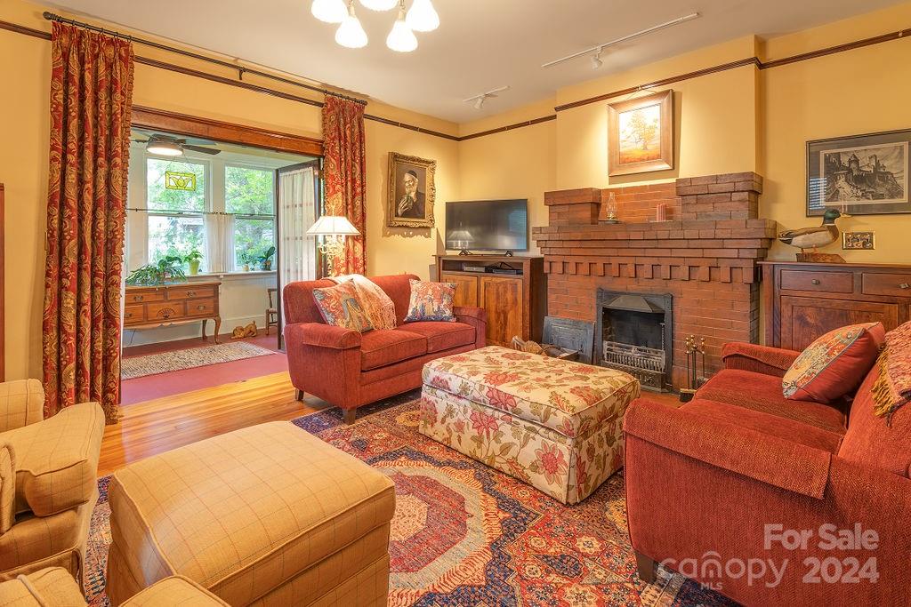116 Flint Street Asheville NC 28801