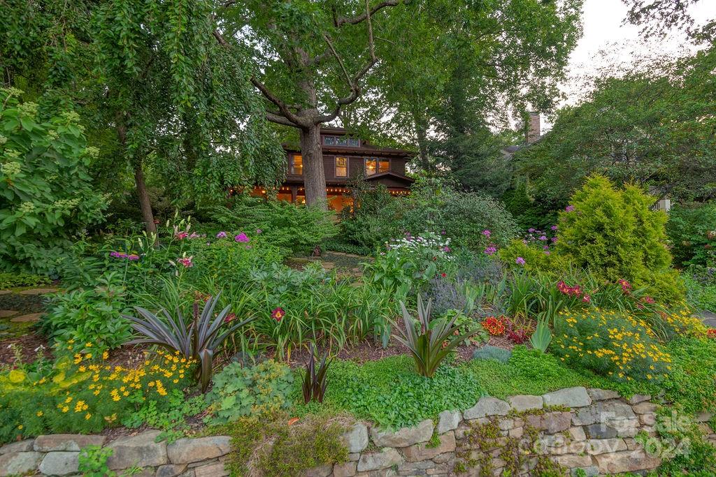 116 Flint Street Asheville NC 28801
