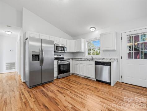 21 Shelburne Drive Asheville NC 28806