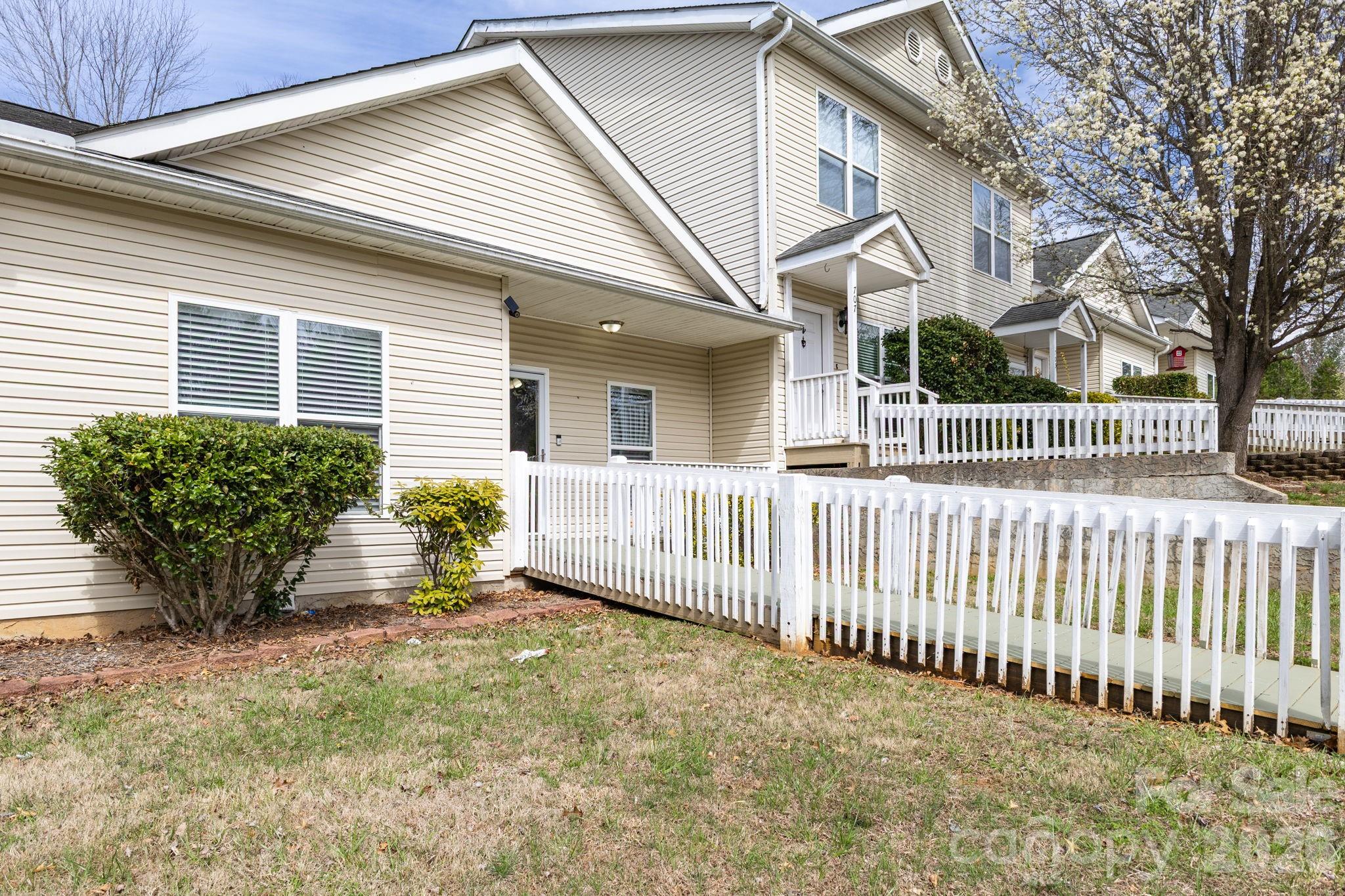 709 Villas Court Asheville NC 28806