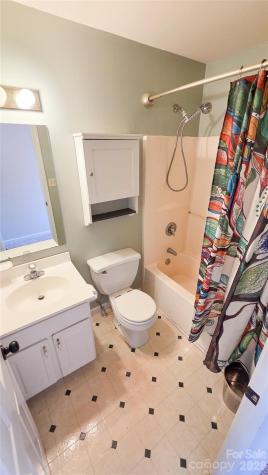 28 Sweetbriar Court Asheville NC 28803