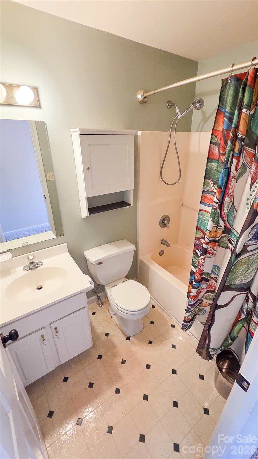 28 Sweetbriar Court Asheville NC 28803